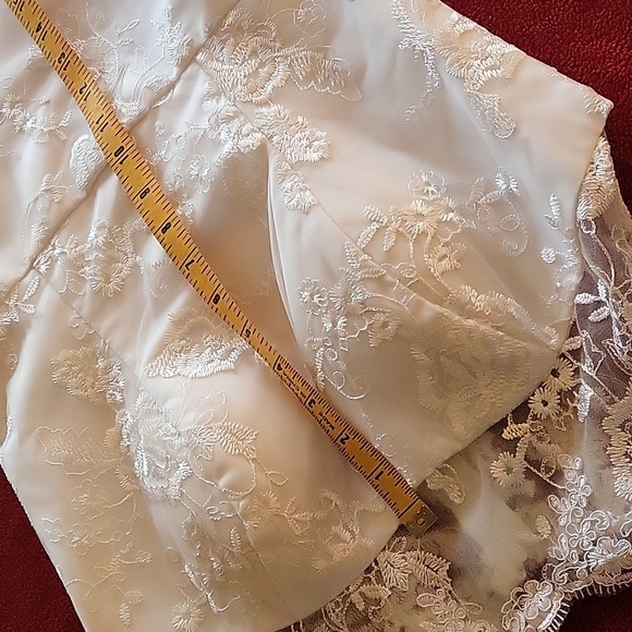 Jaeden Wedding Dress short - Picture 15 of 16